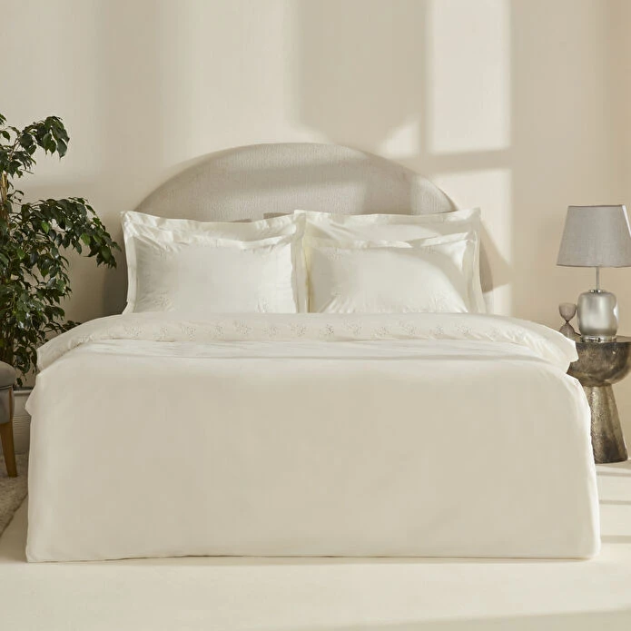 سرویس روتختی 2 نفر 4 تکه کاراجا هوم مدل Rayas 