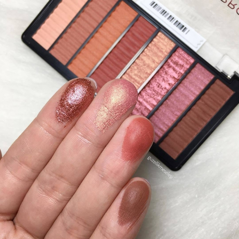 پالت سایه چشم رولوشن مدل Supreme Eyeshadow Intoxicate پالت سایه چشم رولوشن مدل Supreme Eyeshadow Intoxicate