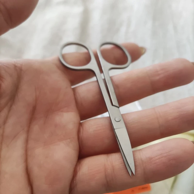 عکس شماره 6 : قیچی ابرو رزالی فیوره کد 03