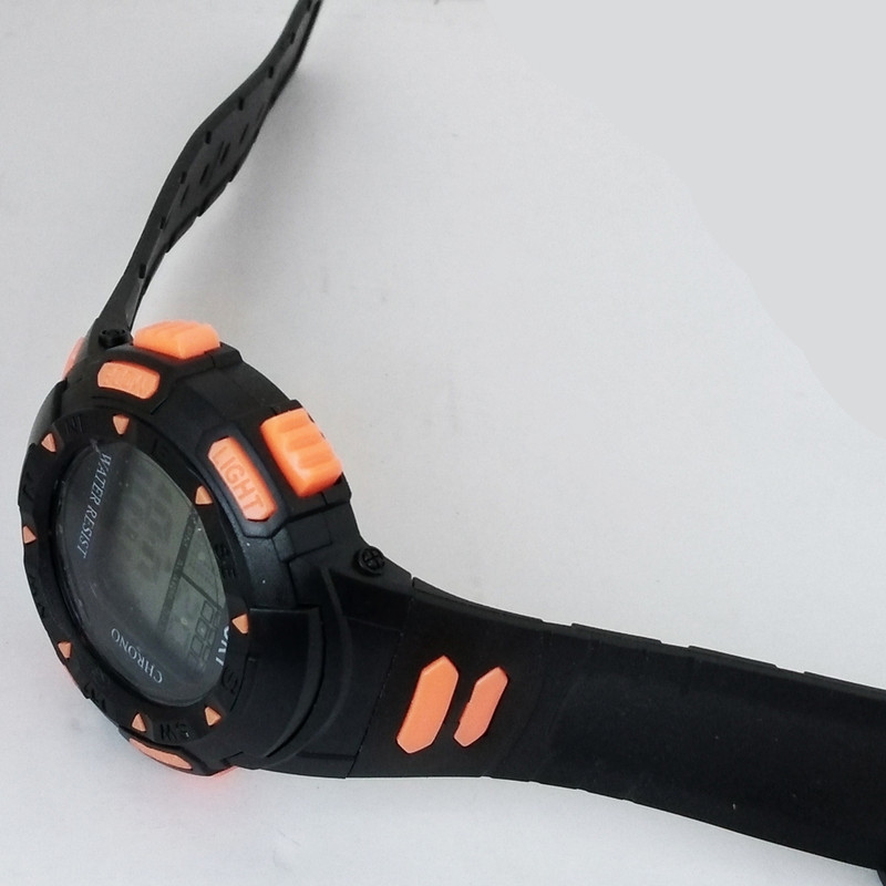 ساعت مچی دیجیتال مدل ضدآب اسپرت تاریخ شمار چراغ هفت کد 425