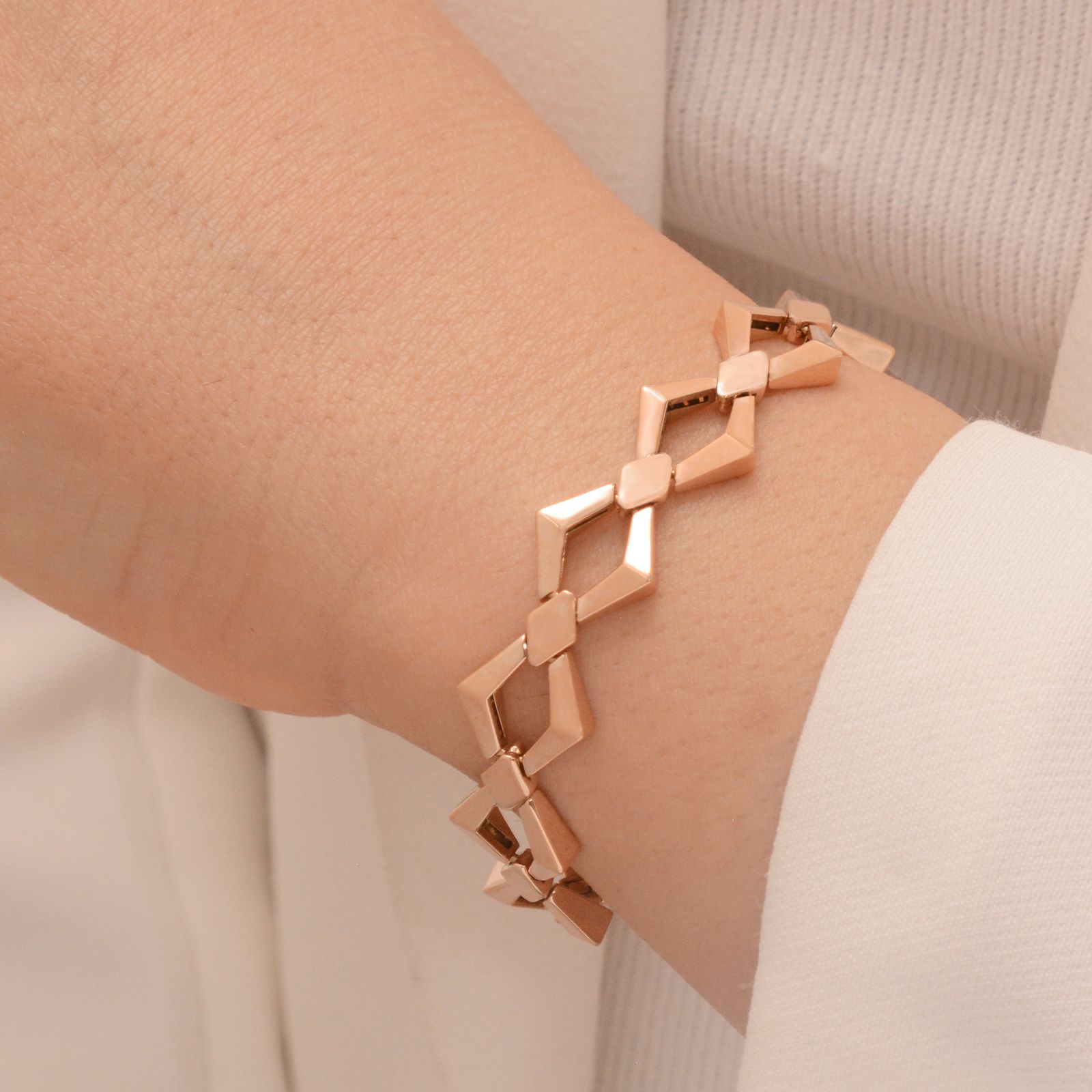 دستبند طلا 18 عیار زنانه طلای مستجابی مدل جلوا ورتو کد 4 -  - 2