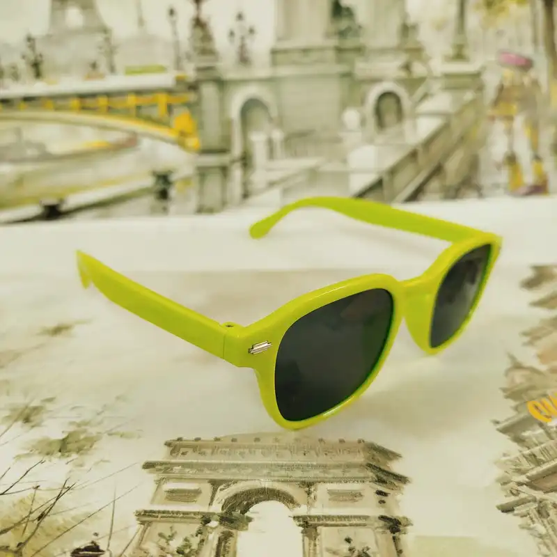 عینک آفتابی بچگانه مدل CH16 کد GR