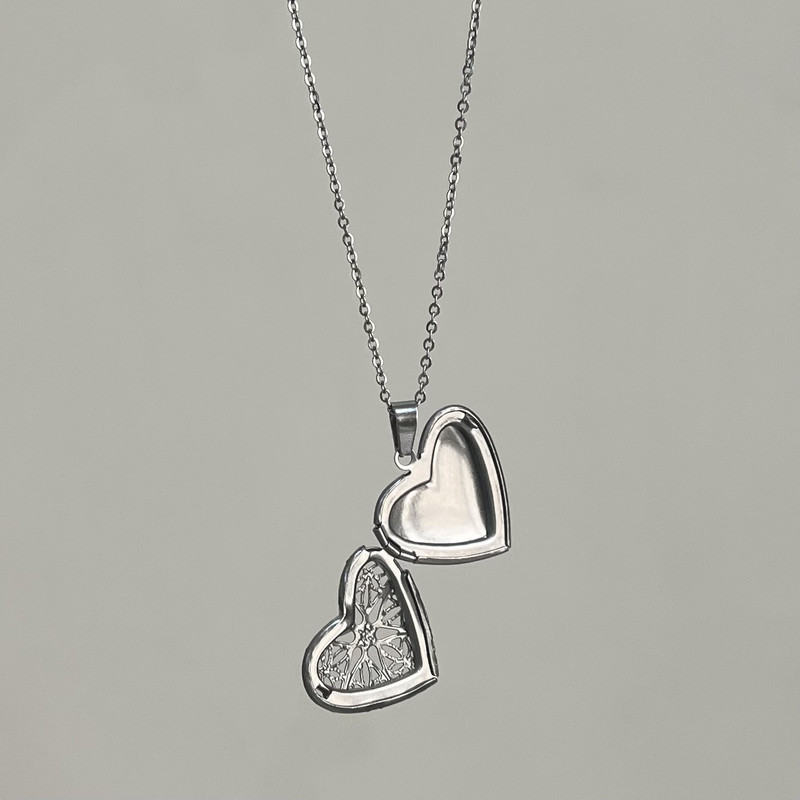 گردنبند زنانه مدل لاکت قلب 493