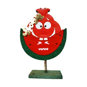 استند رومیزی تزیینی مدل یلدا مبارک طرح انار هندونه