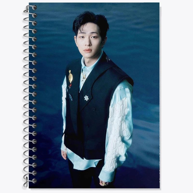 دفتر زبان 50 برگ خندالو مدل دو خط طرح اونیو گروه شاینی Shinee کد 12343