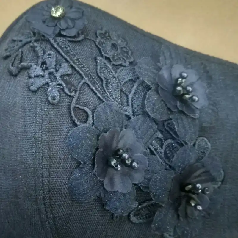 ماسک تزیینی مدل A1