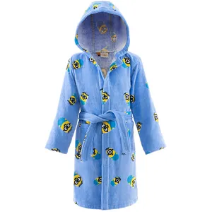 حوله پالتویی کودک ویوانا مدل مینیون سایز 80