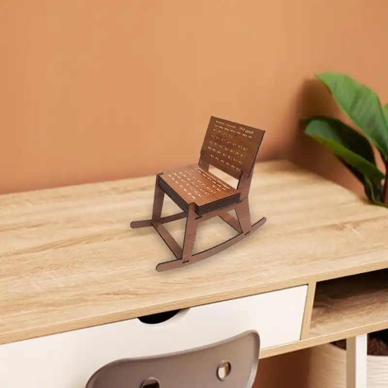 تقویم رومیزی سال 1402 کاما طرح صندلی