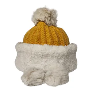 کلاه بافتنی زنانه مدل لبه خز سه پوم کد 04