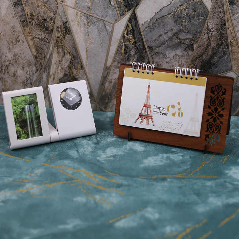 تقویم رومیزی سال 1404 مدل اسلیمی