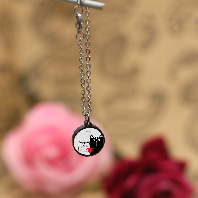 آویز ساعت زنانه ناکسیگو مدل شب تاب طرح گربه کد AW8804