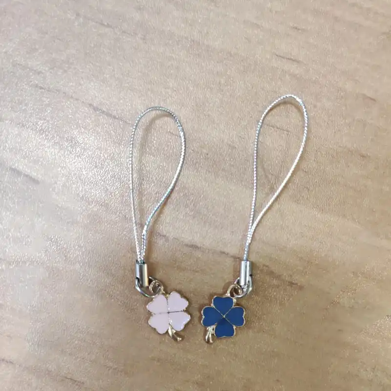 آویز نگهدارنده فلش مموری مدل گلبرگ