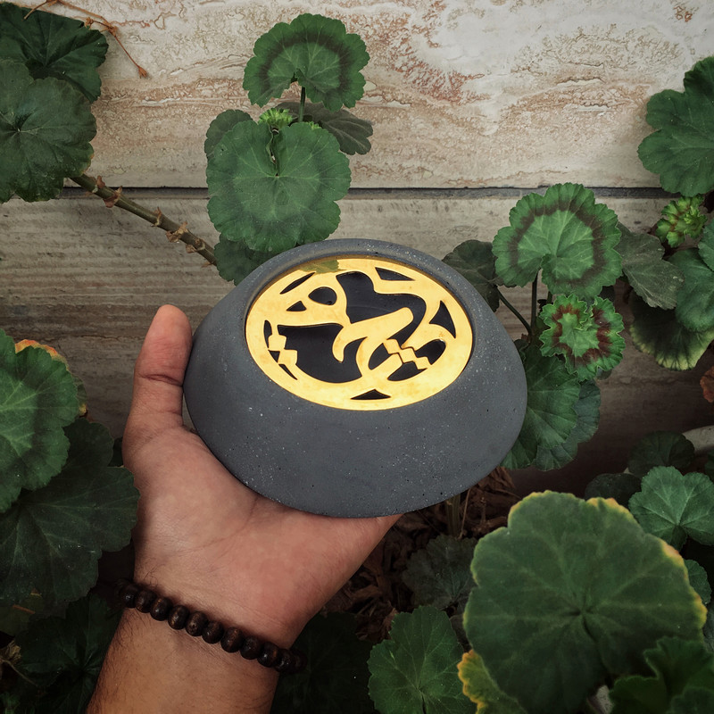 زیرسیگاری هیپو مدل هیچ