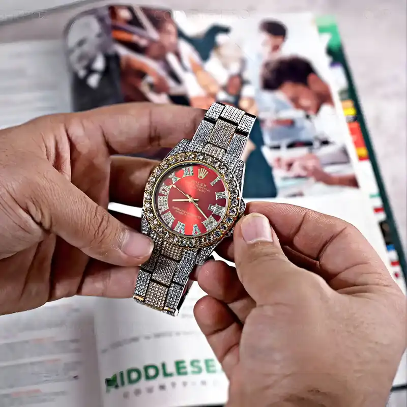 ساعت مچی عقربه ای مدل فول نگین استون کد Av-Ro-4