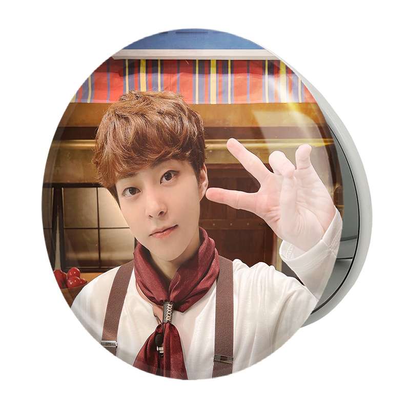 آینه جیبی خندالو طرح شیومین گروه اکسو EXO مدل تاشو کد 16835