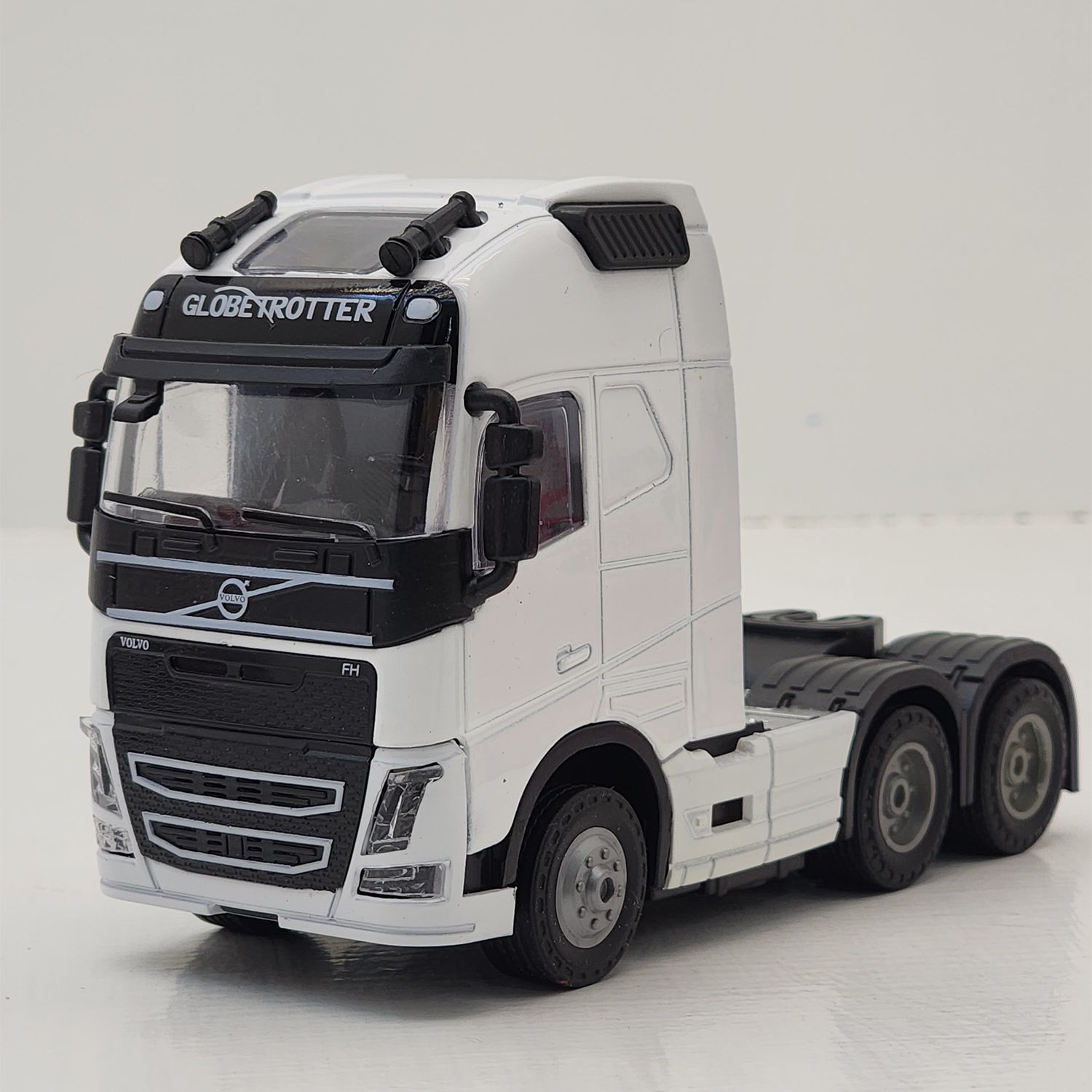 ماشین بازی ناب سل مدل 10 چرخ VOLVO FH طرح دو محور -  - 10