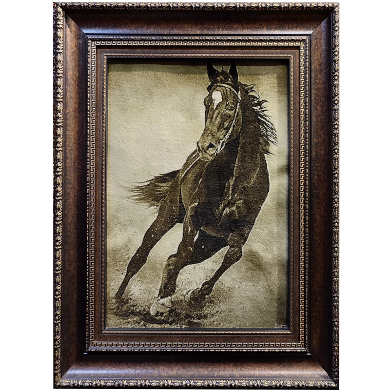 تابلو فرش دستبافت طرح اسب وحشی مدل RAR59