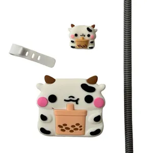 محافظ کابل طرح White crow به همراه محافظ شارژر دیواری 20 وات اپل مجموعه 4 عددی