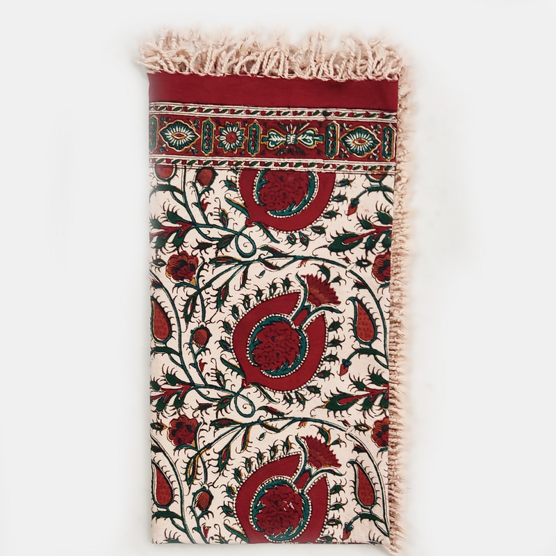 رومیزی قلمکار عطریان طرح یلدا