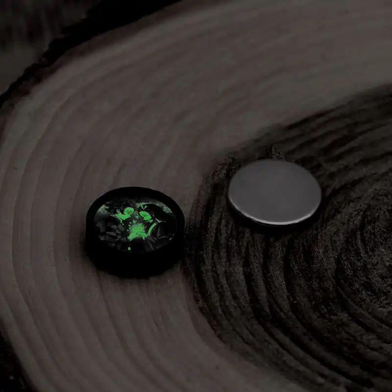 پیرسینگ گوش ناکسیگو مدل شب تاب طرح شیطان کش کد PM6986