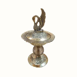 قندان برنزی مدل قو کد G110