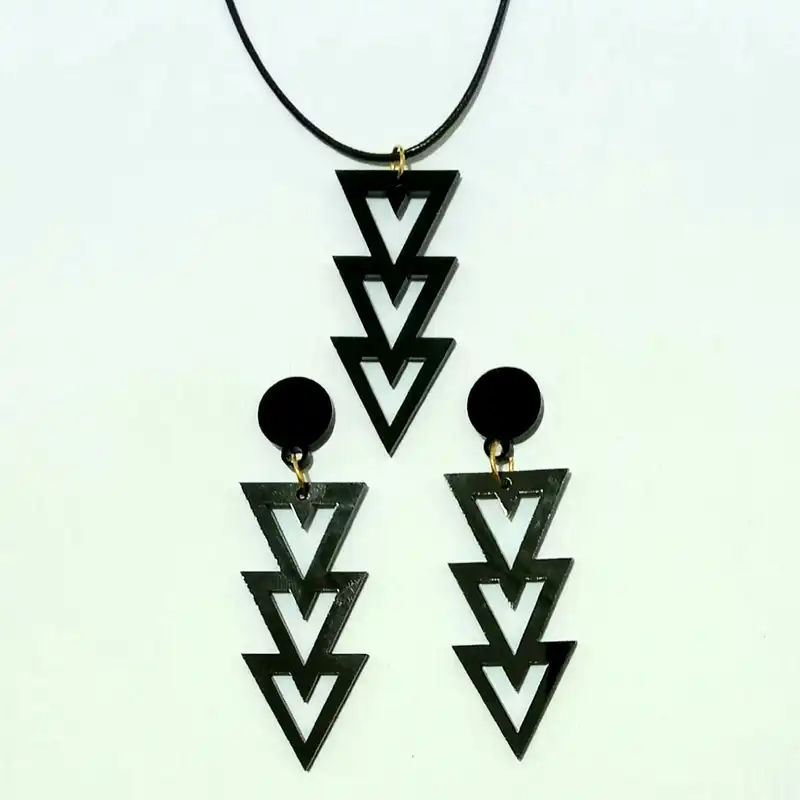 نیم ست زنانه مدل مثلث کد N.MS33.B