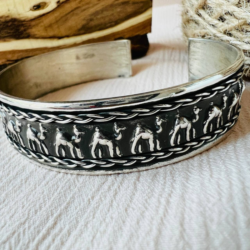 دستبند نقره مدل شتر