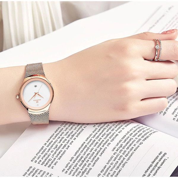 ساعت مچی عقربه ای زنانه نیوی فورس مدل 5004rgw