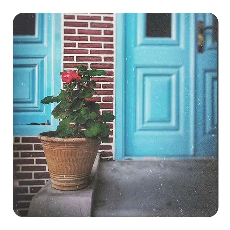 مگنت طرح خانه قدیمی و گلدان شمعدانی کد wmg2421