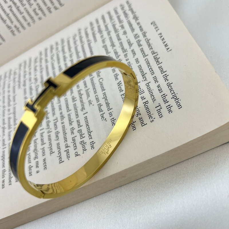 دستبند زنانه مدل H کد B4489 دستبند زنانه مدل H کد B4489