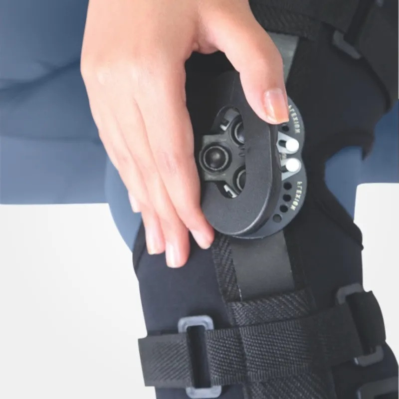 زانوبند طبی طب و صنعت مدل 40100