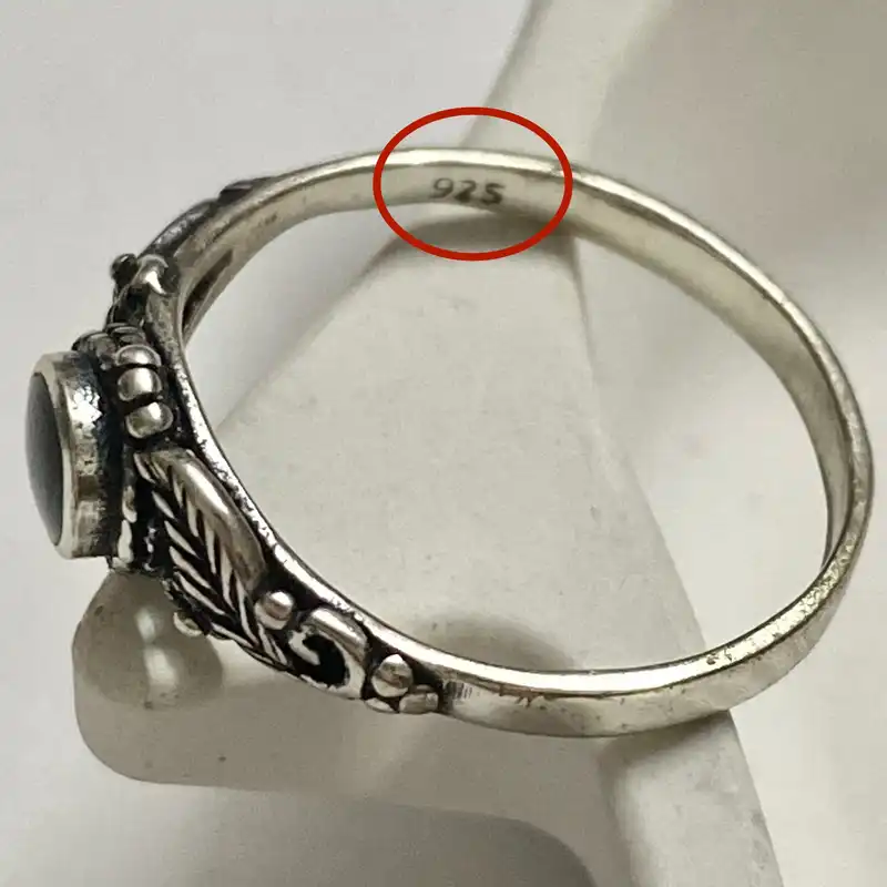 انگشتر نقره زنانه مدل سلطنتی