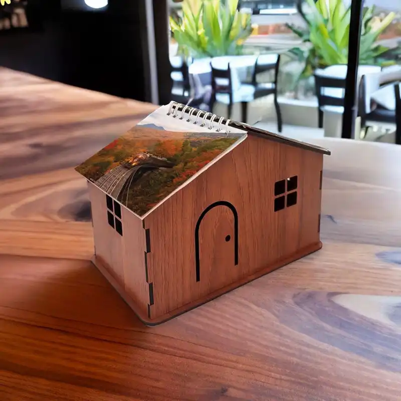 تقویم رومیزی سال 1403 رایان مدل کلبه چوبی