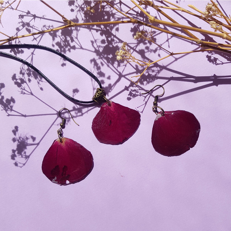 نیم ست دخترانه مدل رزینی طرح گل رز نیم ست دخترانه مدل رزینی طرح گل رز