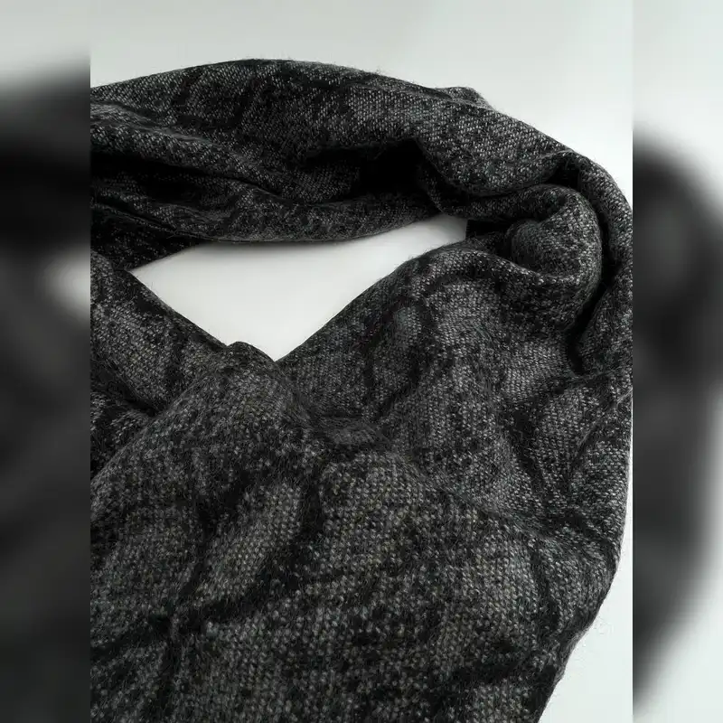 شال گردن کالینز مدل BONS