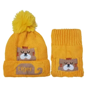 ست کلاه و شال گردن بافتنی بچگانه مدل CHAT-JAUNE