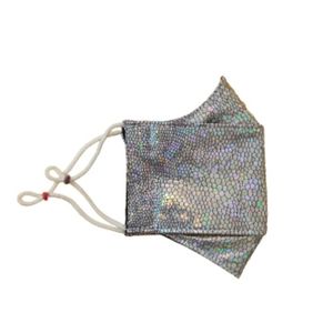 ماسک پارچه‌ای طرح پولکی