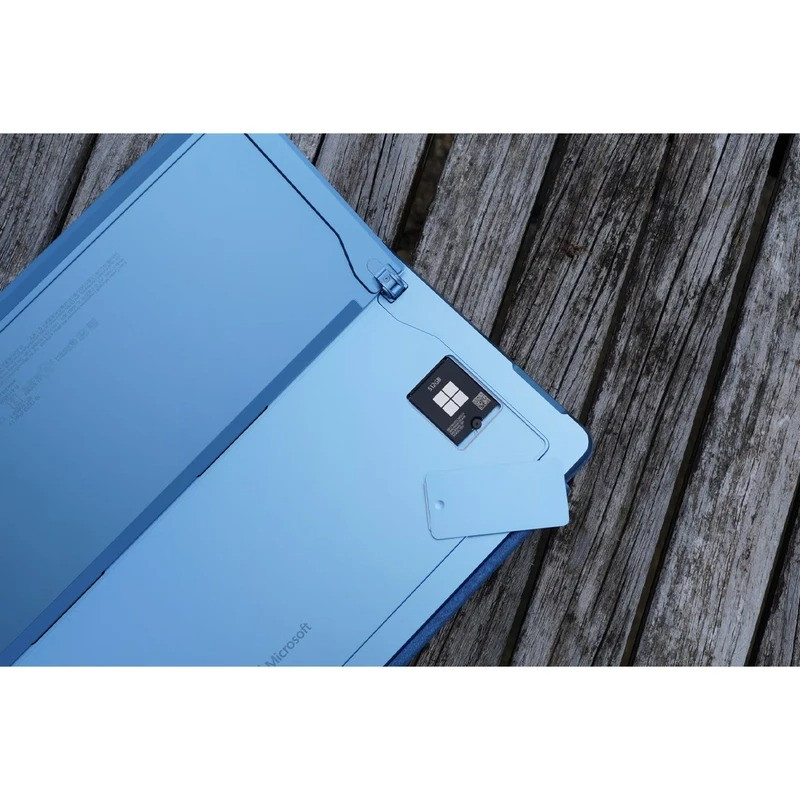 تبلت 13 اینچ مایکروسافت مدل Surface Pro-Copilot+ PC-Ultra 5 ظرفیت 256 گیگابایت و رم 16 گیگابایت به همراه کیبورد تبلت مایکروسافت مدل Surface Pro Copilot Keyboard with Pen Storage رنگ مشکی