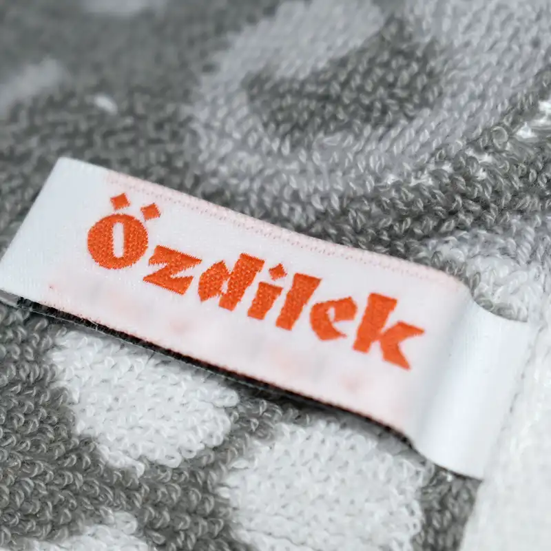 حوله حمام ازدیلک مدل Emily سایز 100x150 سانتی متر