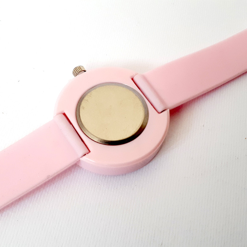 ساعت مچی عقربه ای بچگانه جنوا مدل GN05 ساعت مچی عقربه ای بچگانه جنوا مدل GN05