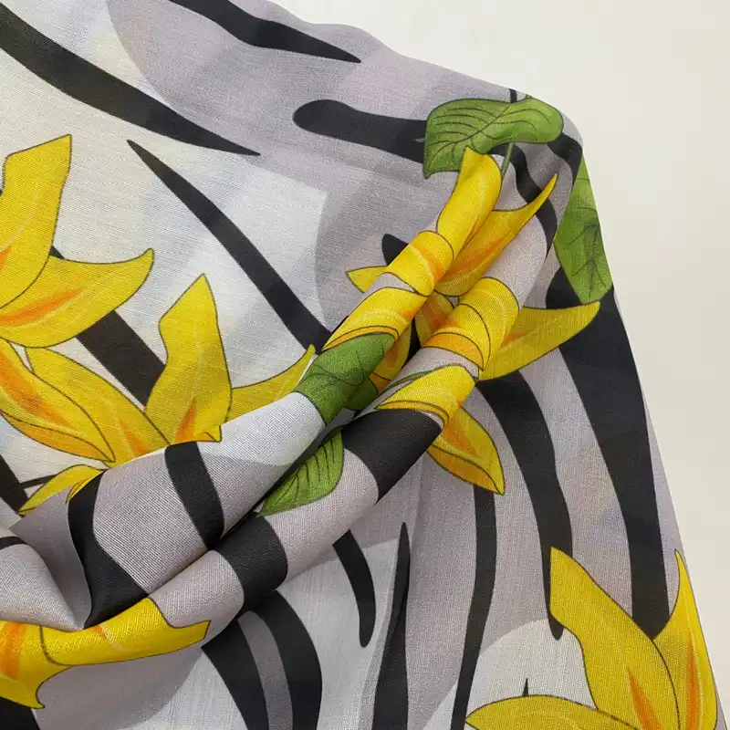 روسری زنانه مدل نخی چهارفصل قواره بزرگ کد 1616