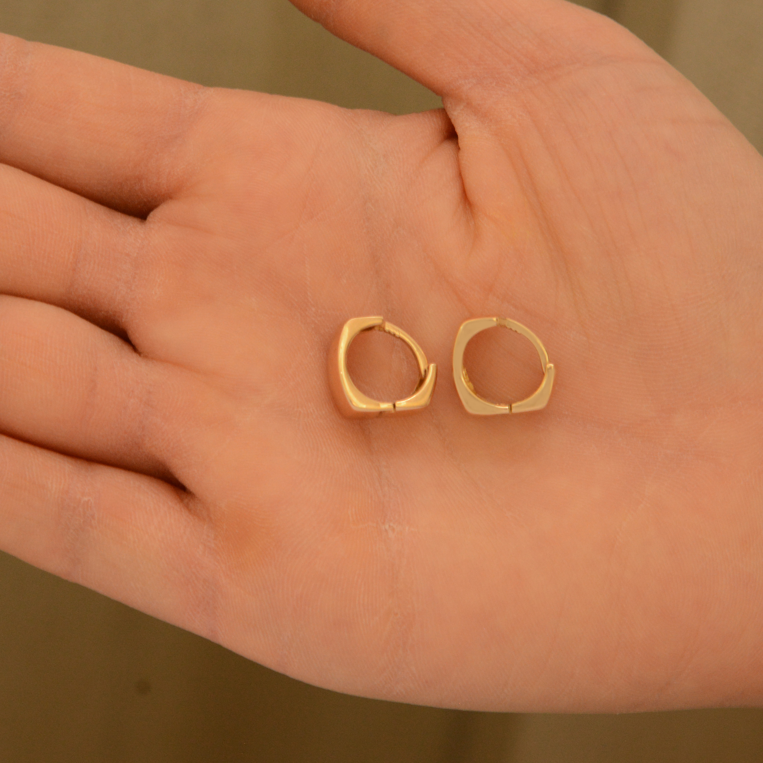 گوشواره طلا 18 عیار زنانه طلای مستجابی مدل آینه ای کد 2088