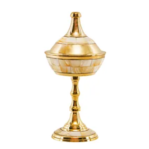 قندان برنزی مدل  پایه دار طرح هرمی با روکش صدف دریایی کد 687902