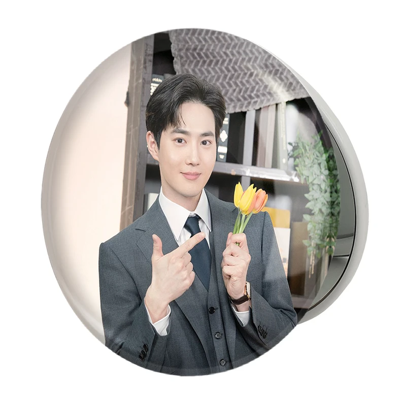 آینه جیبی خندالو طرح سوهو گروه اکسو EXO مدل تاشو کد 16856 