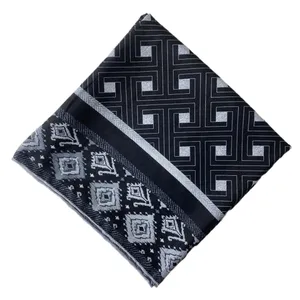 روسری زنانه مدل نخی طرح لوزی