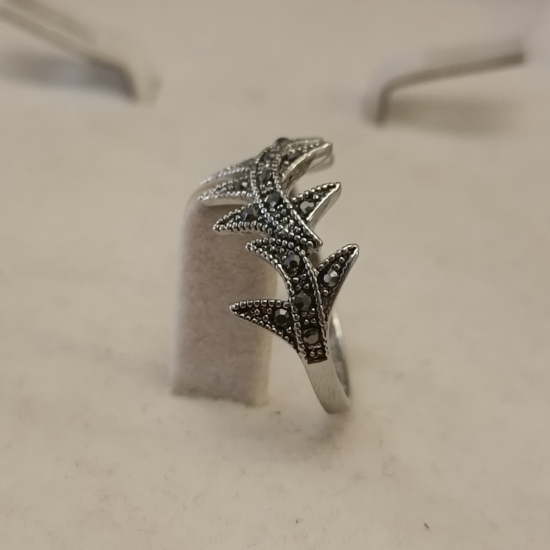 انگشتر زنانه مدل فانتزی نگین دار