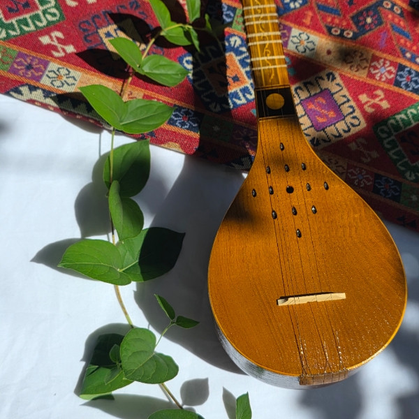 سه‌تار مدل رودسته معرق 01