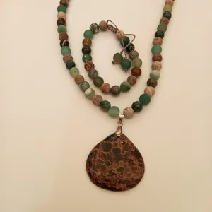 نیم ست زنانه مدل سنگ عقیق خزه ای و جاسپر مات