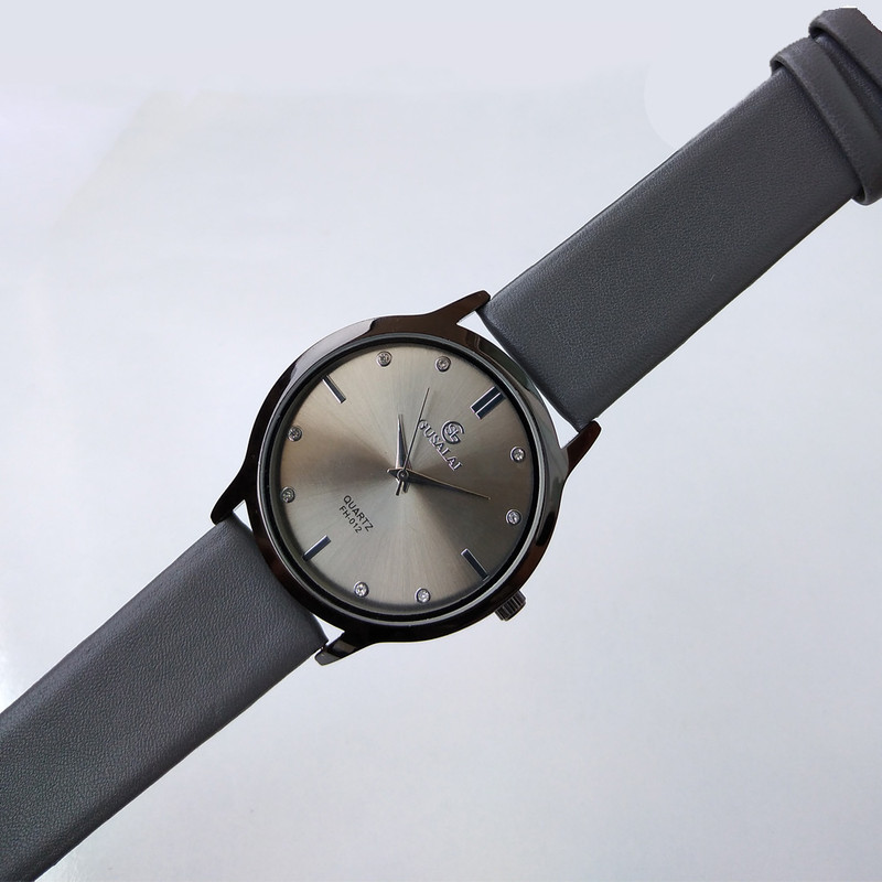 ساعت مچی عقربه ای پسرانه کد 12AB ساعت مچی عقربه ای پسرانه کد 12AB