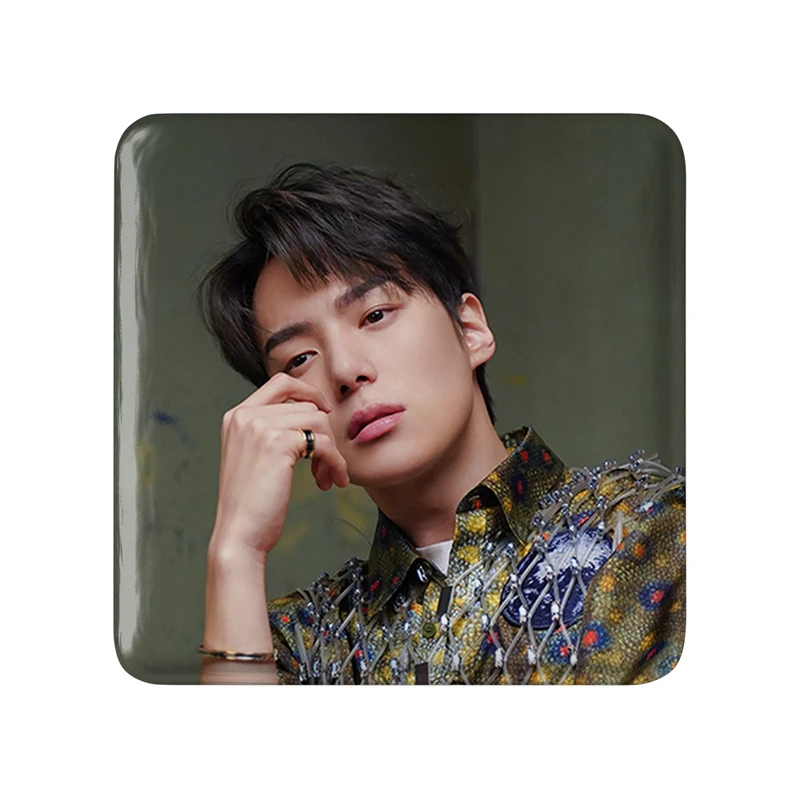 مگنت خندالو طرح مینهیوک گروه مانستا اکس MONSTA X  مدل مربعی کد 21169